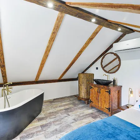 Holiday Hunting House With Jacuzzi بيت للعطل Drliceve Kuce