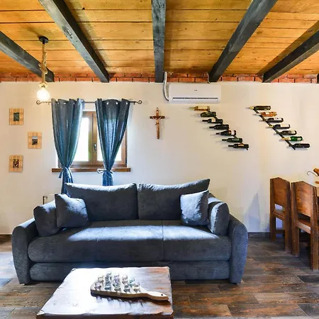 Holiday Hunting House With Jacuzzi Semesterbostad Drliceve Kuce