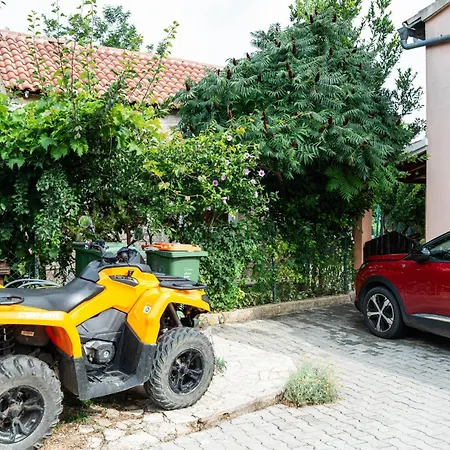 Holiday Hunting House With Jacuzzi Drliceve Kuce