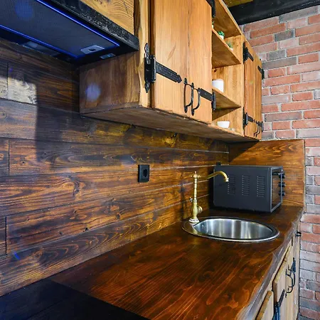 Semesterbostad Holiday Hunting House With Jacuzzi Drliceve Kuce