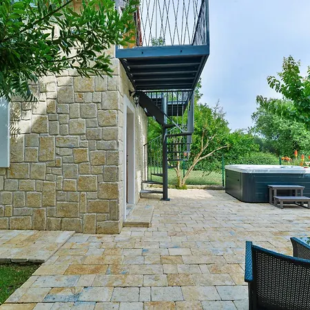 بيت للعطل Holiday Hunting House With Jacuzzi