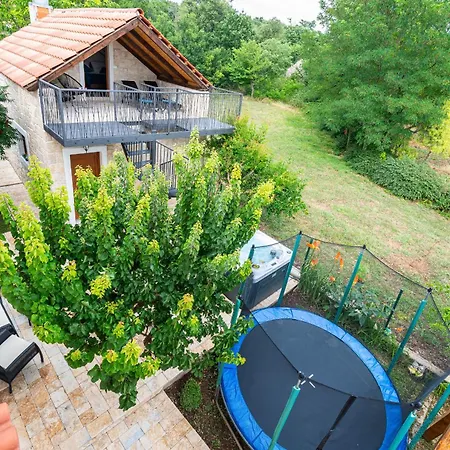 Holiday Hunting House With Jacuzzi