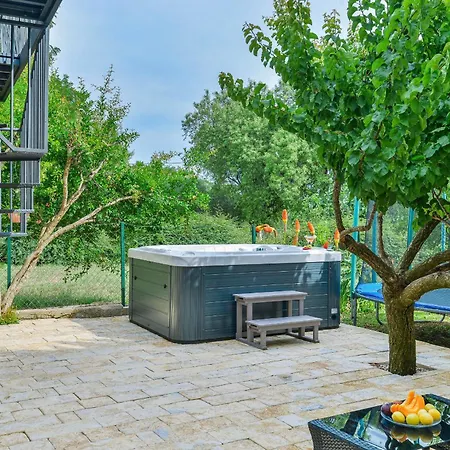 بيت للعطل Holiday Hunting House With Jacuzzi *